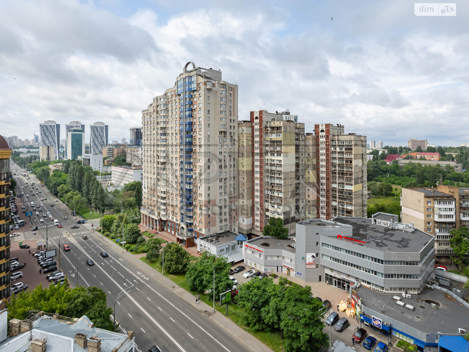 Продаж чотирикімнатної квартири в Києві, на вул. Полтавська 10, район Солдатська Слобідка фото 1 Продаж чотирикімнатної квартири в Києві, на вул. Полтавська 10, район Солдатська Слобідка фото 1