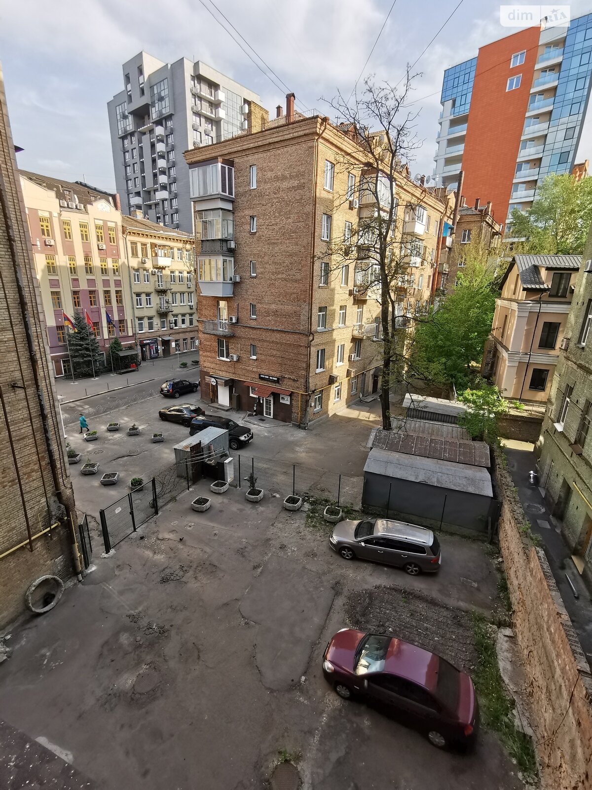 Продажа трехкомнатной квартиры в Киеве, на ул. Сечевых Стрельцов 53, район Солдатская Слободка фото 1 Продажа трехкомнатной квартиры в Киеве, на ул. Сечевых Стрельцов 53, район Солдатская Слободка фото 1