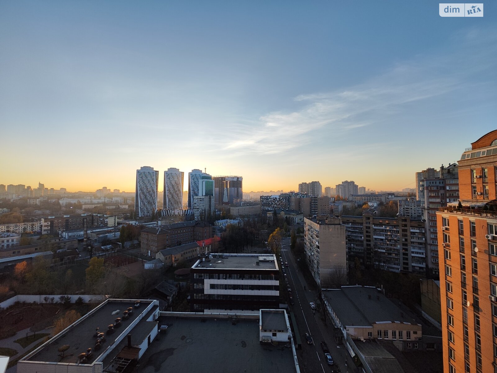 Продаж трикімнатної квартири в Києві, на вул. Золотоустівська 27, район Солдатська Слобідка фото 1 Продаж трикімнатної квартири в Києві, на вул. Золотоустівська 27, район Солдатська Слобідка фото 1