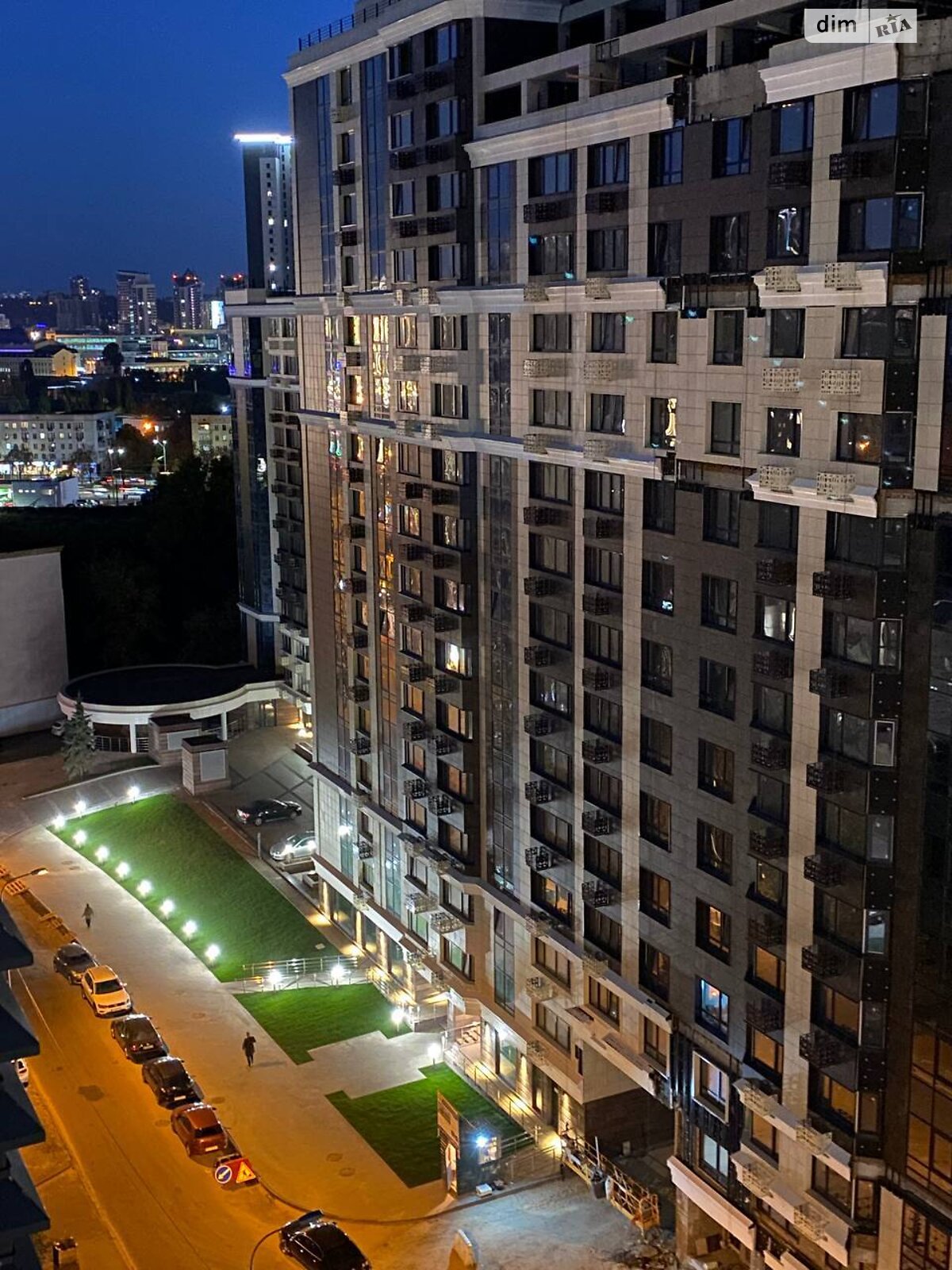 Продаж трикімнатної квартири в Києві, на вул. Золотоустівська 25, район Солдатська Слобідка фото 1 Продаж трикімнатної квартири в Києві, на вул. Золотоустівська 25, район Солдатська Слобідка фото 1