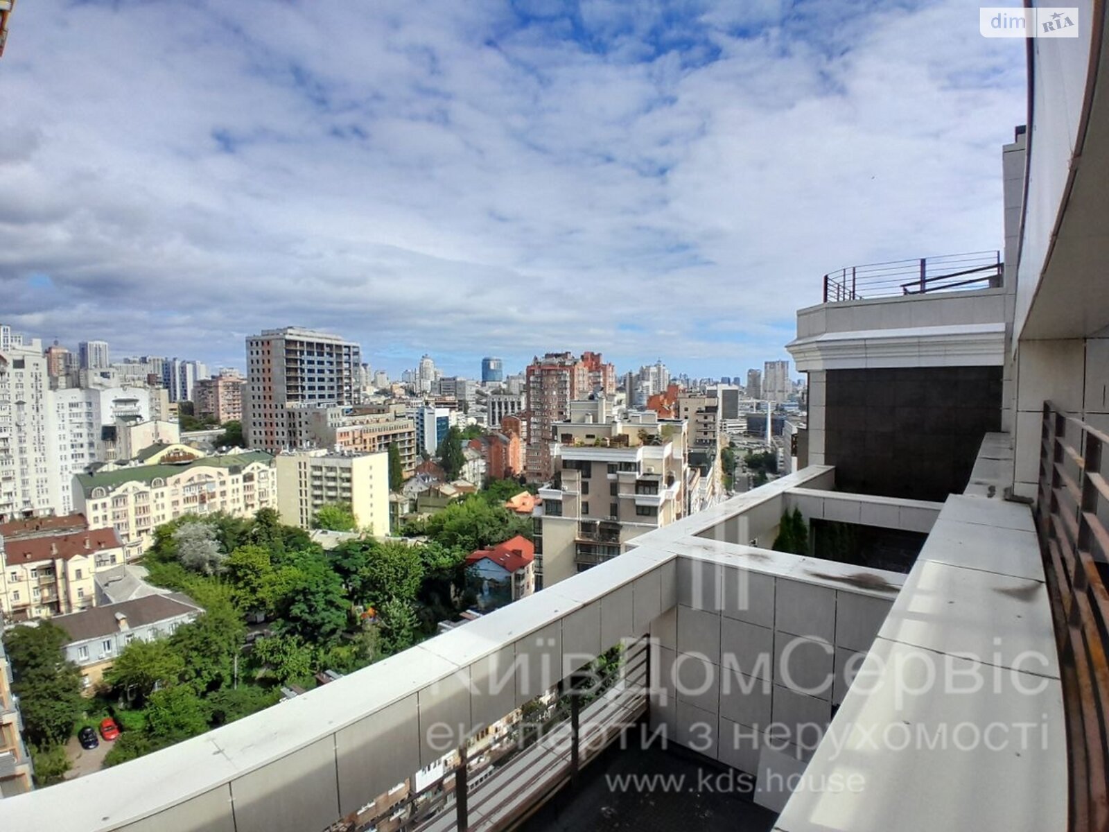 Продажа пятикомнатной квартиры в Киеве, на ул. Златоустовская 25, район Солдатская Слободка фото 1