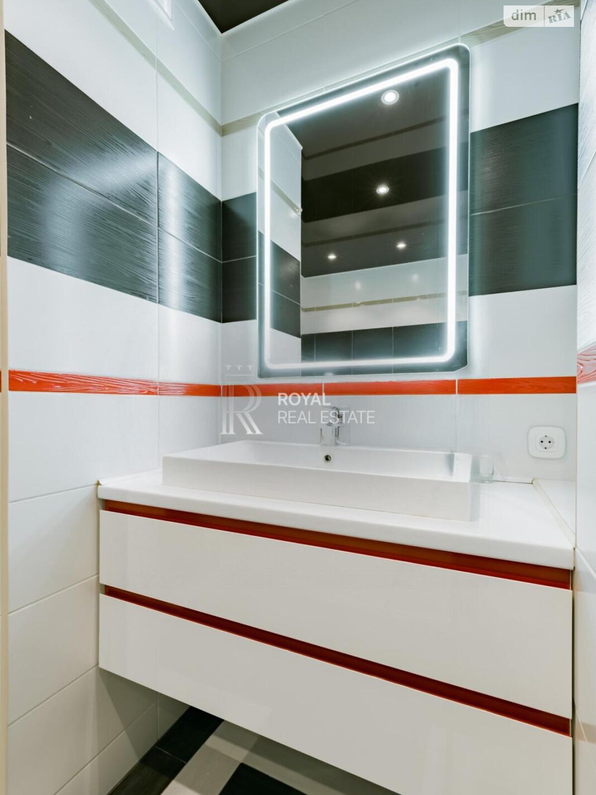 Продажа трехкомнатной квартиры в Киеве, на ул. Златоустовская 55, район Солдатская Слободка фото 1