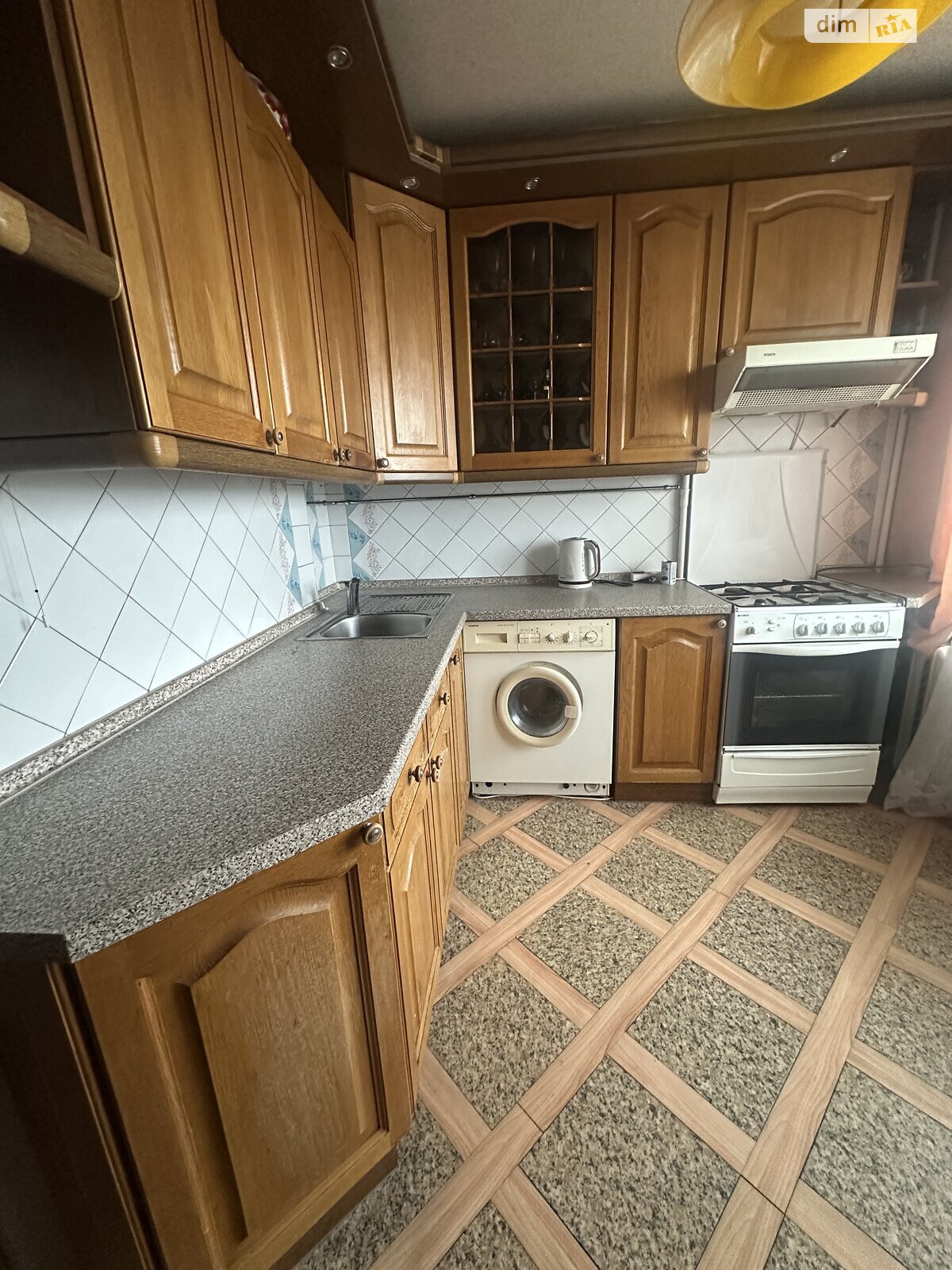 Продажа трехкомнатной квартиры в Киеве, на ул. Академика Шалимова 33, район Соломенский фото 1