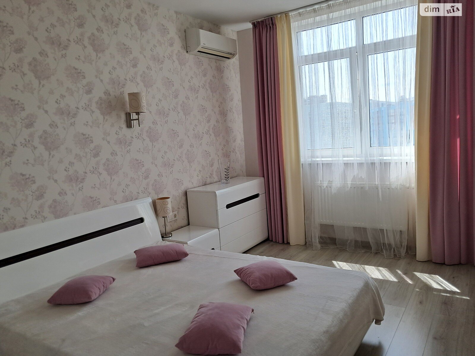 Продажа трехкомнатной квартиры в Киеве, на ул. Богдановская 7А, район Соломенский фото 1 Продажа трехкомнатной квартиры в Киеве, на ул. Богдановская 7А, район Соломенский фото 1
