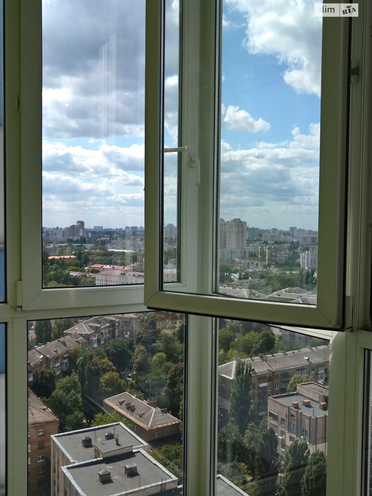 Продажа трехкомнатной квартиры в Киеве, на ул. Богдановская 7А, район Соломенский фото 1 Продажа трехкомнатной квартиры в Киеве, на ул. Богдановская 7А, район Соломенский фото 1