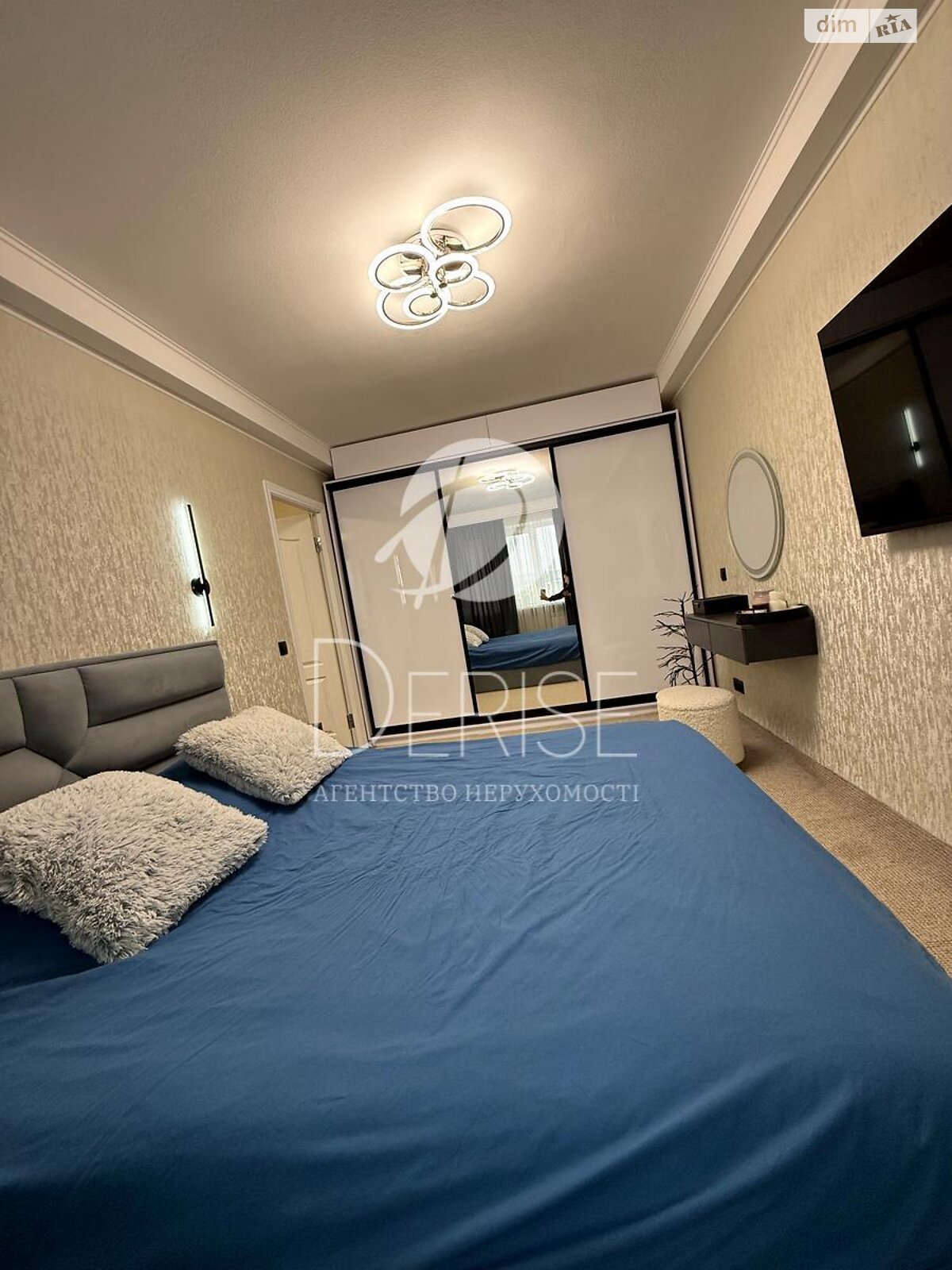 Продажа двухкомнатной квартиры в Киеве, на бул. Чоколовский 19, район Соломенский фото 1