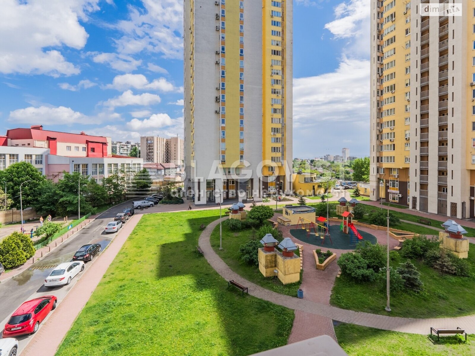 Продаж трикімнатної квартири в Києві, на просп. Лобановського 6В, кв. 6В, район Солом'янський фото 1