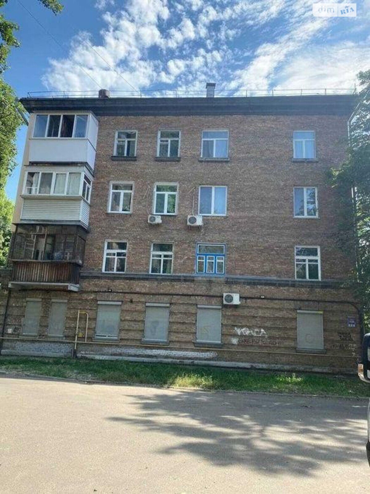 Продаж трикімнатної квартири в Києві, на просп. Любомира Гузара 40, район Солом'янський фото 1