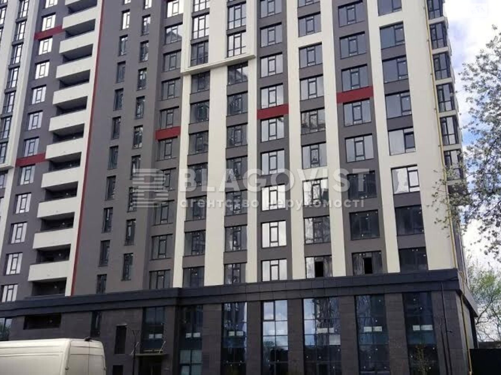 Продажа трехкомнатной квартиры в Киеве, на просп. Любомира Гузара 13, район Соломенский фото 1