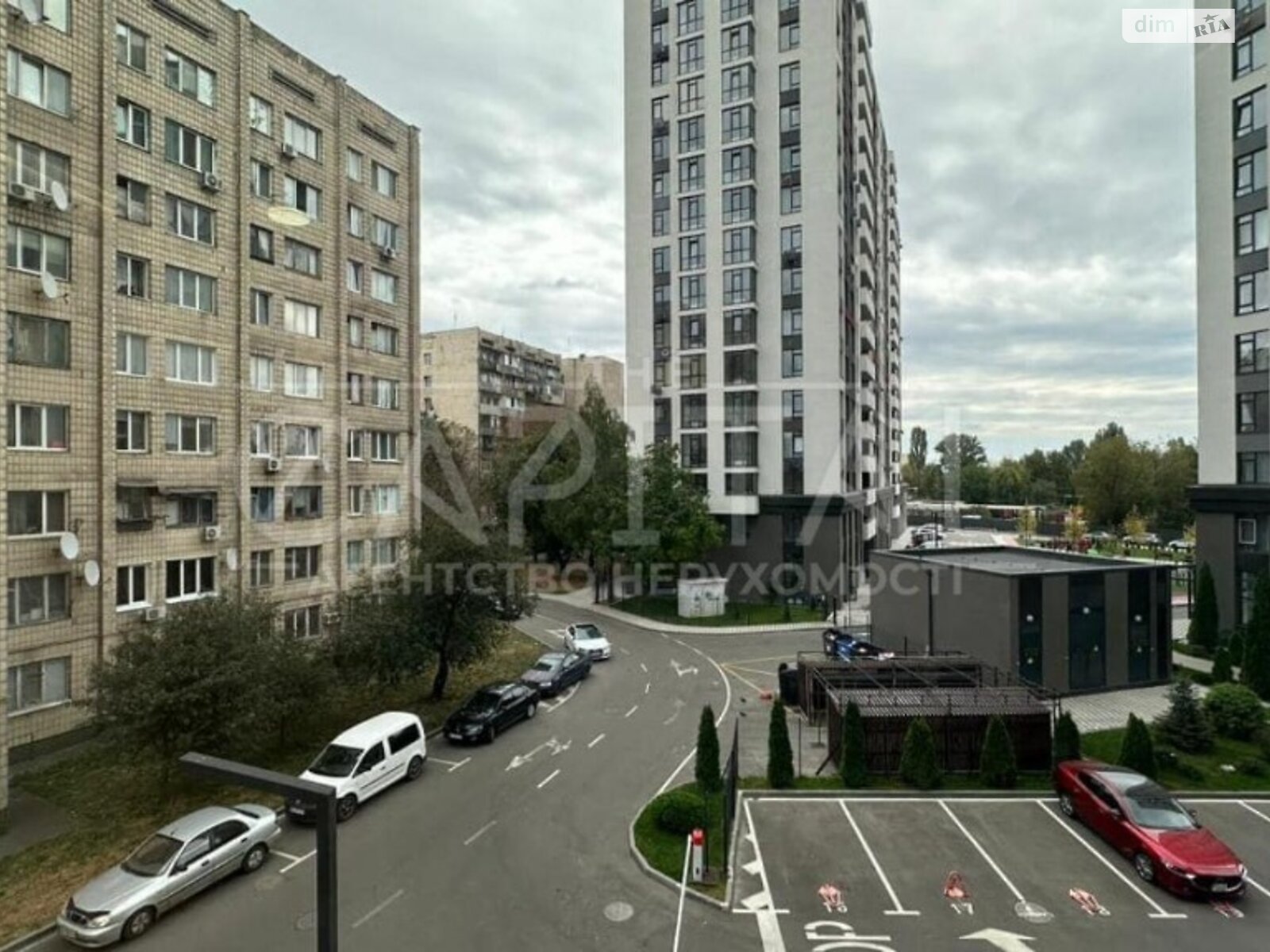 Продаж трикімнатної квартири в Києві, на просп. Любомира Гузара, район Солом'янський фото 1 Продаж трикімнатної квартири в Києві, на просп. Любомира Гузара, район Солом'янський фото 1
