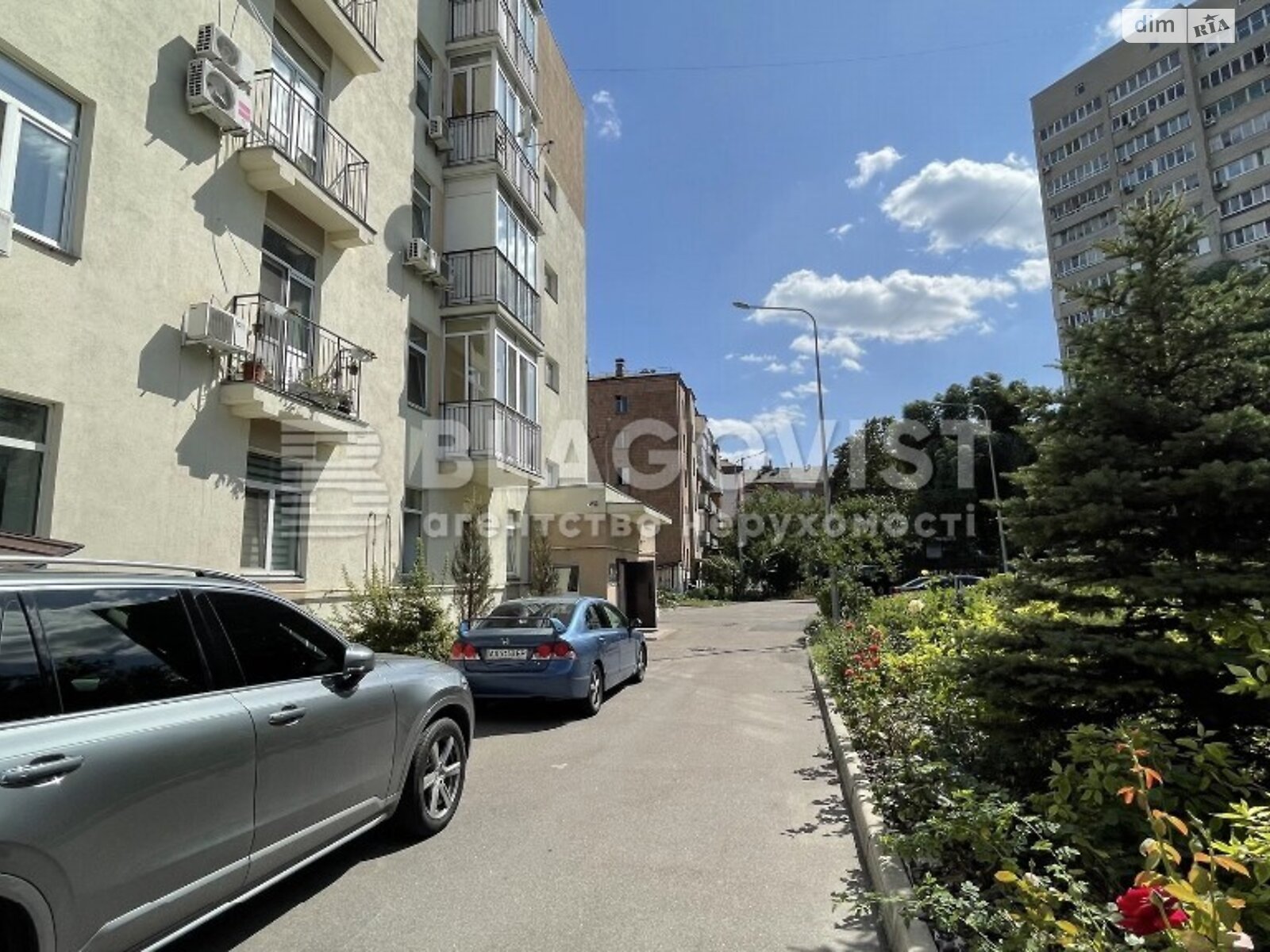 Продажа трехкомнатной квартиры в Киеве, на ул. Сергея Берегового 5, район Соломенский фото 1 Продажа трехкомнатной квартиры в Киеве, на ул. Сергея Берегового 5, район Соломенский фото 1