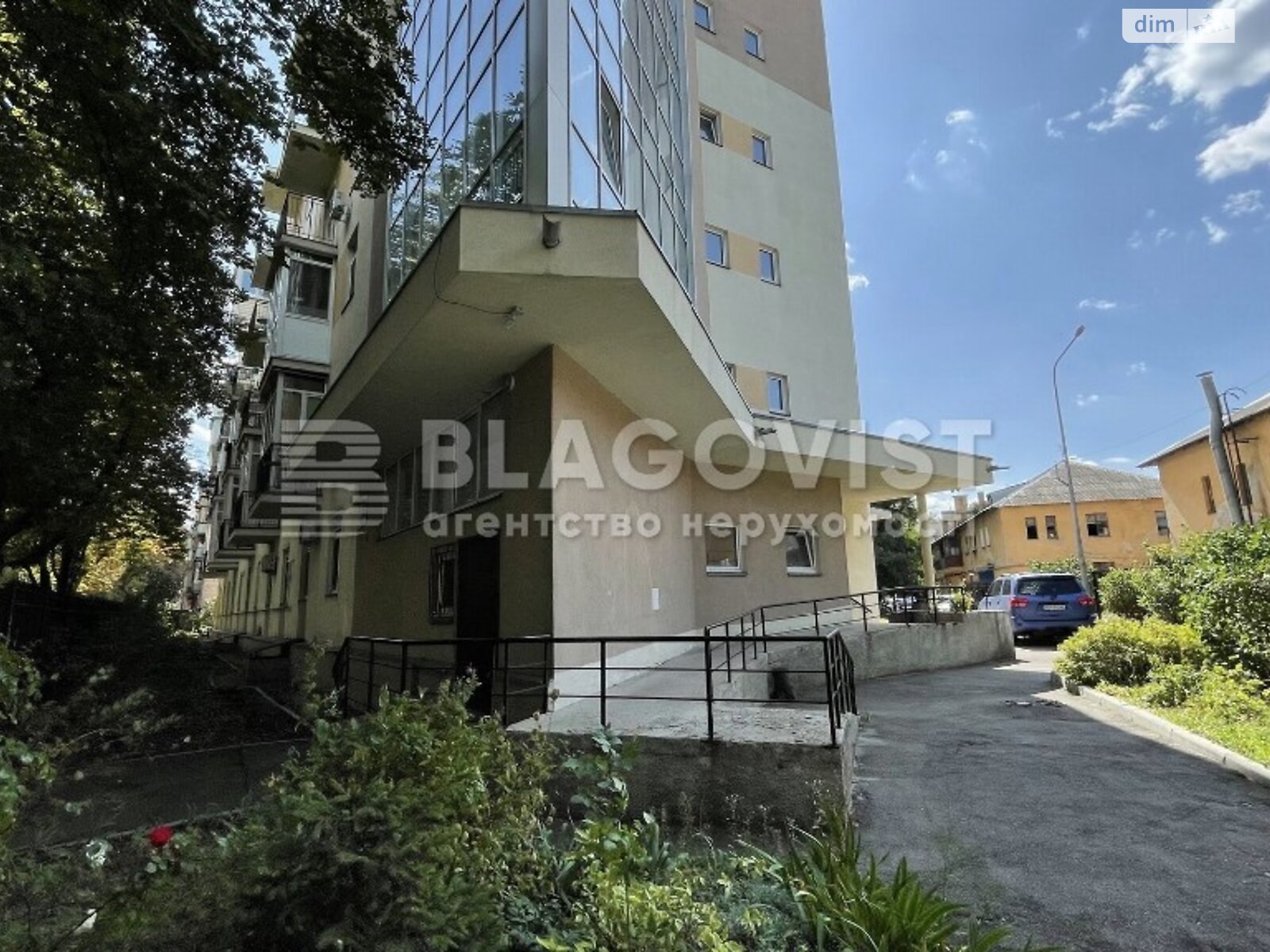 Продажа трехкомнатной квартиры в Киеве, на ул. Сергея Берегового 5, район Соломенский фото 1 Продажа трехкомнатной квартиры в Киеве, на ул. Сергея Берегового 5, район Соломенский фото 1