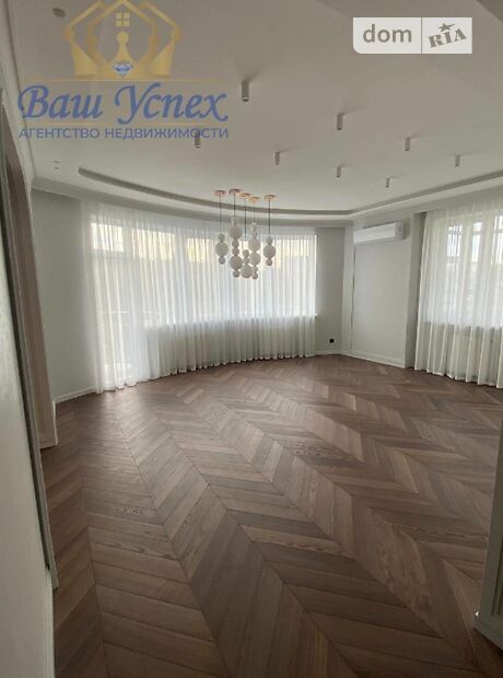 Продажа трехкомнатной квартиры в Киеве, на ул. Механизаторов 2, кв. 1, район Соломенский фото 1 Продажа трехкомнатной квартиры в Киеве, на ул. Механизаторов 2, кв. 1, район Соломенский фото 1