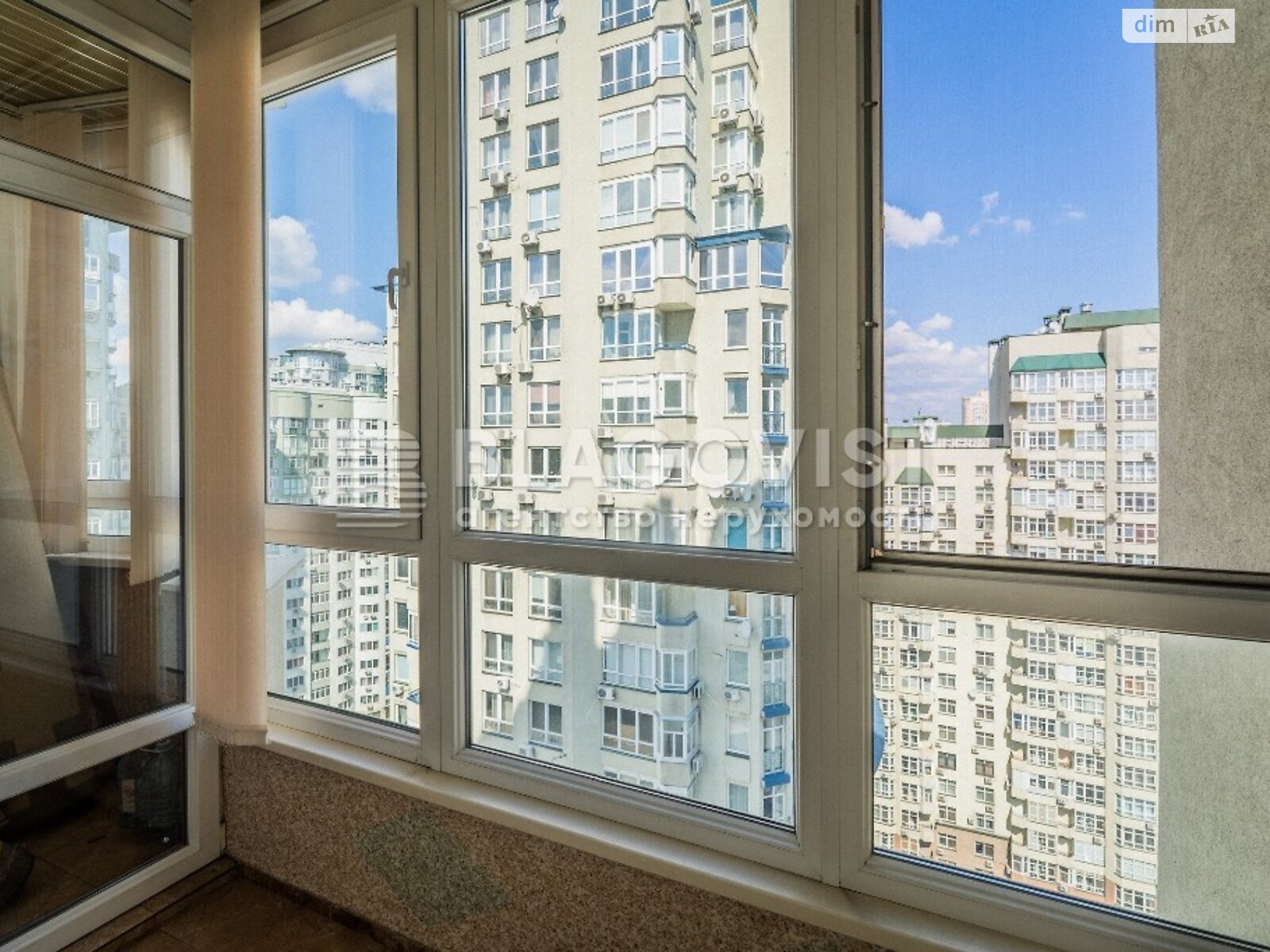 Продажа трехкомнатной квартиры в Киеве, на ул. Мокрая 20Б, район Соломенский фото 1