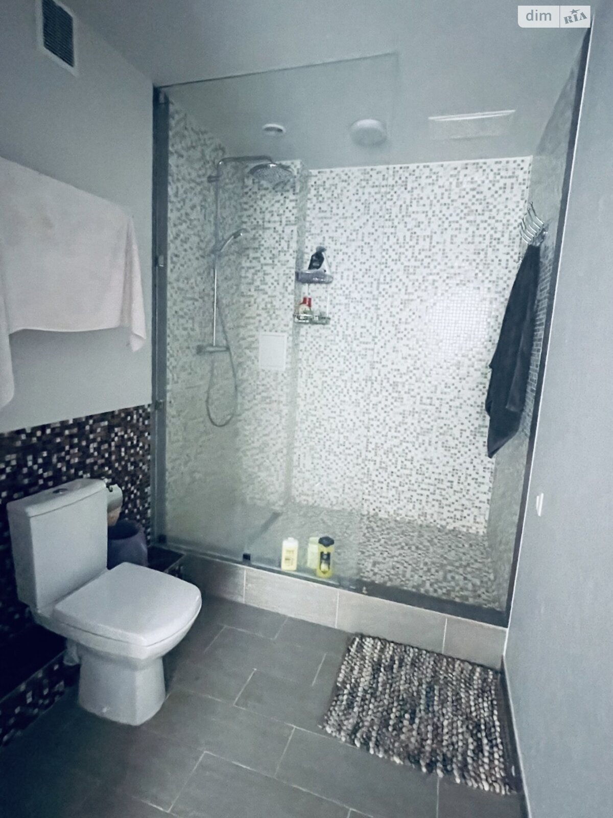 Продажа пятикомнатной квартиры в Киеве, на ул. Тополевая 4-8, район Соломенский фото 1 Продажа пятикомнатной квартиры в Киеве, на ул. Тополевая 4-8, район Соломенский фото 1