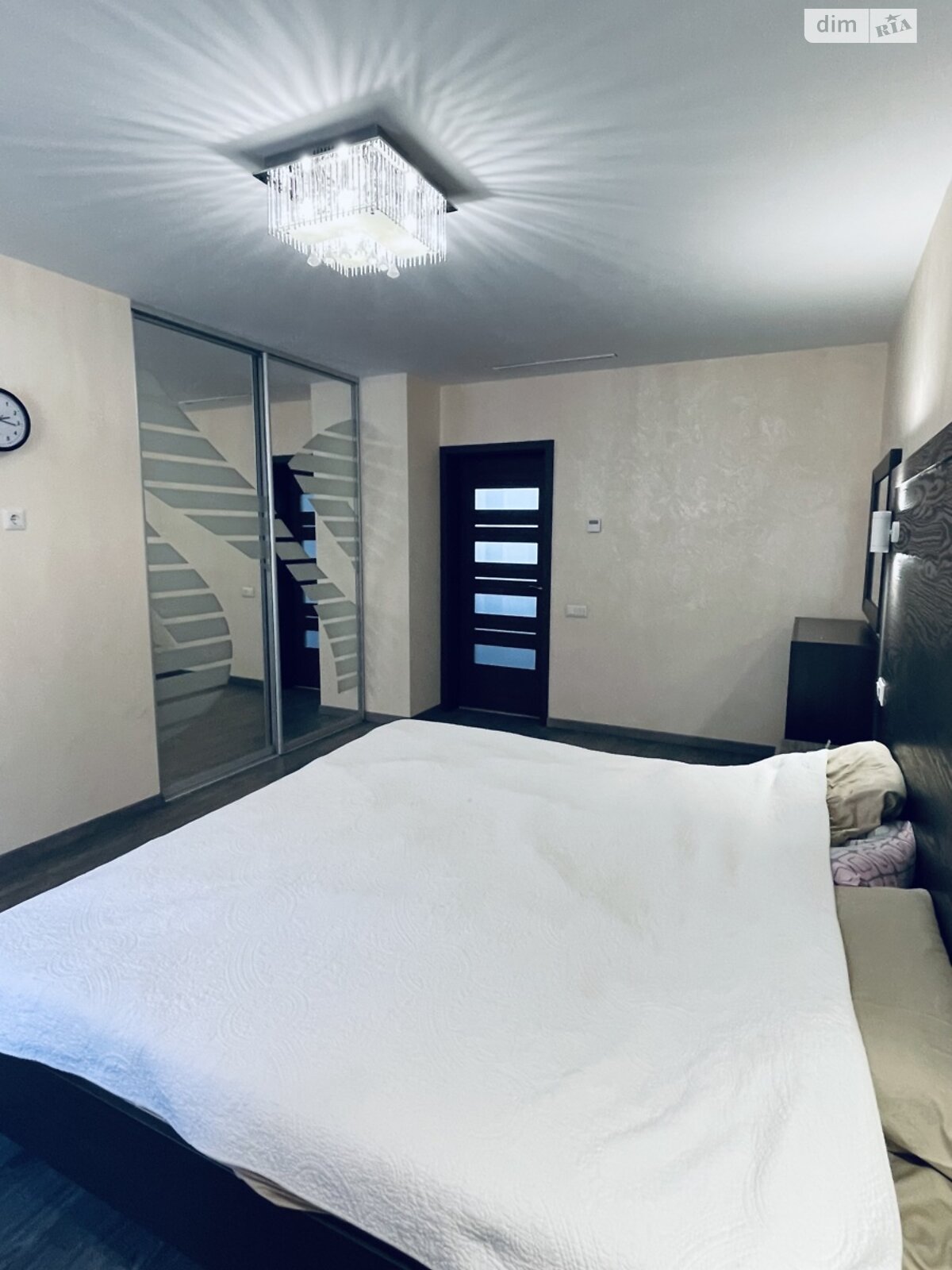 Продажа пятикомнатной квартиры в Киеве, на ул. Тополевая 4-8, район Соломенский фото 1 Продажа пятикомнатной квартиры в Киеве, на ул. Тополевая 4-8, район Соломенский фото 1