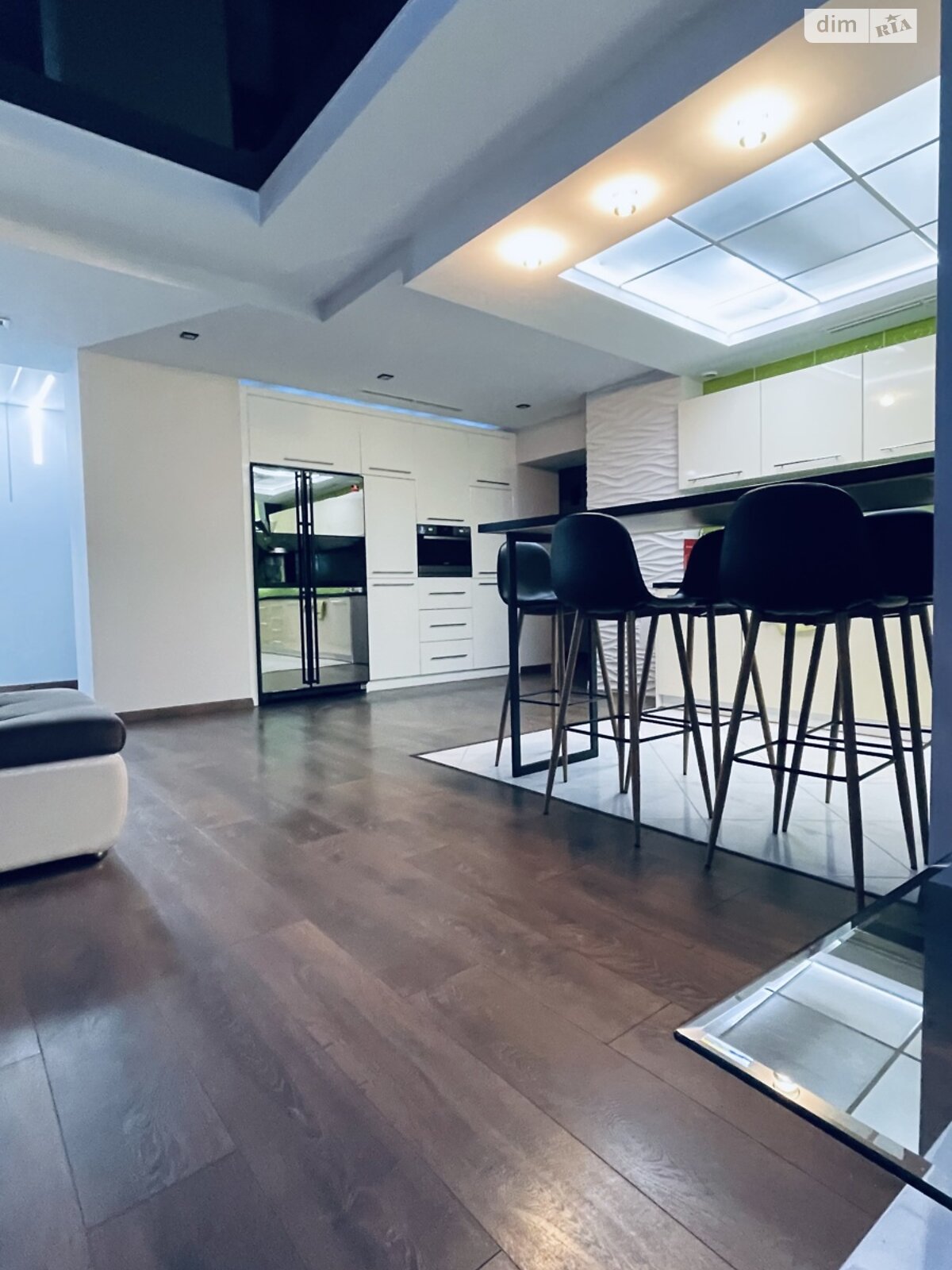 Продажа пятикомнатной квартиры в Киеве, на ул. Тополевая 4-8, район Соломенский фото 1 Продажа пятикомнатной квартиры в Киеве, на ул. Тополевая 4-8, район Соломенский фото 1