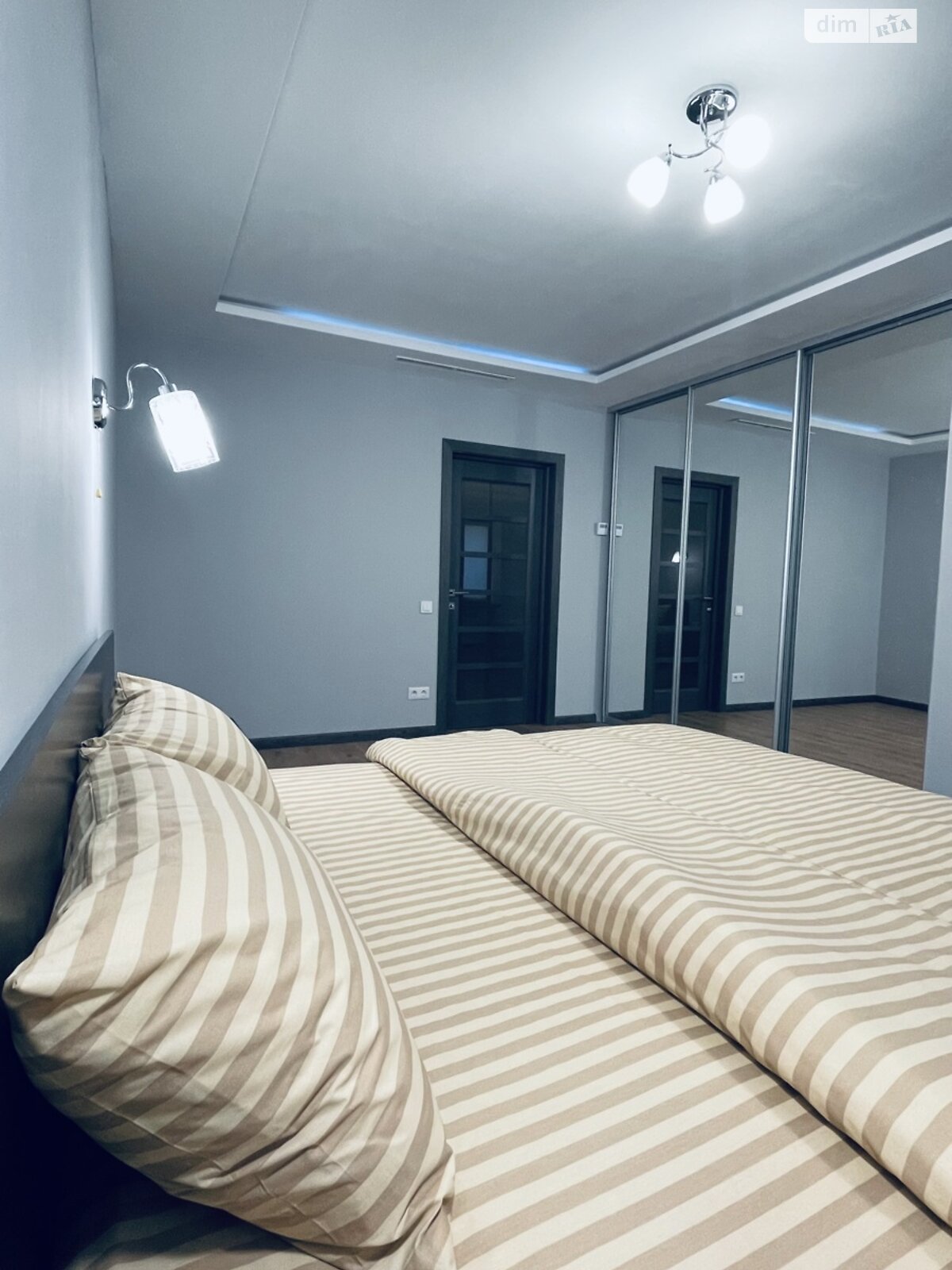 Продаж трикімнатної квартири в Києві, на вул. Тополева 4-8, район Солом'янський фото 1 Продаж трикімнатної квартири в Києві, на вул. Тополева 4-8, район Солом'янський фото 1