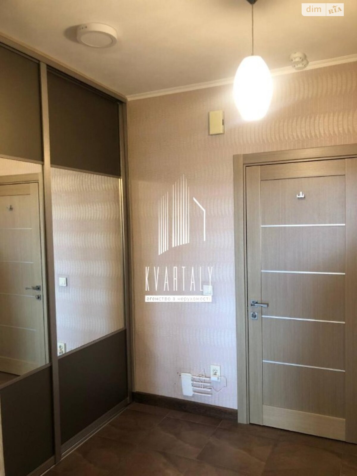 Продаж однокімнатної квартири в Києві, на вул. Ушинського 14Б, район Солом'янський фото 1 Продаж однокімнатної квартири в Києві, на вул. Ушинського 14Б, район Солом'янський фото 1
