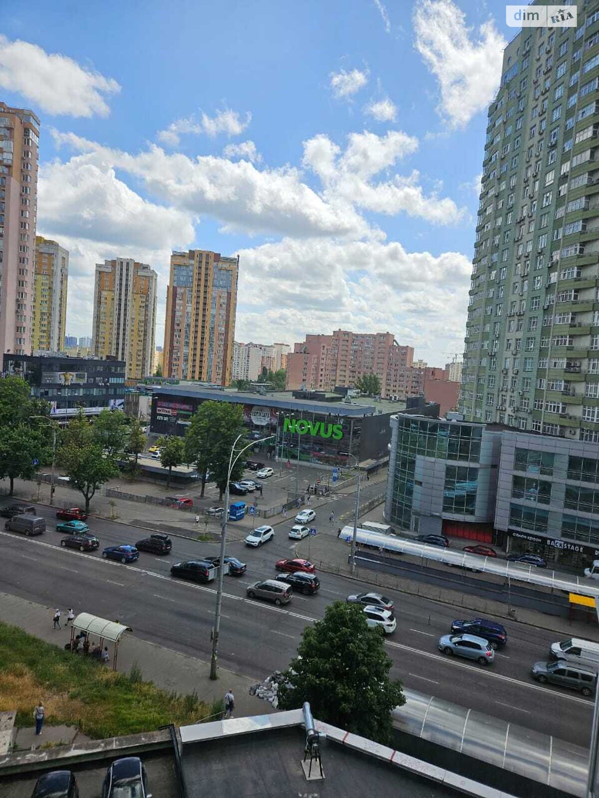 Продаж трикімнатної квартири в Києві, на просп. Валерія Лобановського 11/13, район Солом'янський фото 1 Продаж трикімнатної квартири в Києві, на просп. Валерія Лобановського 11/13, район Солом'янський фото 1