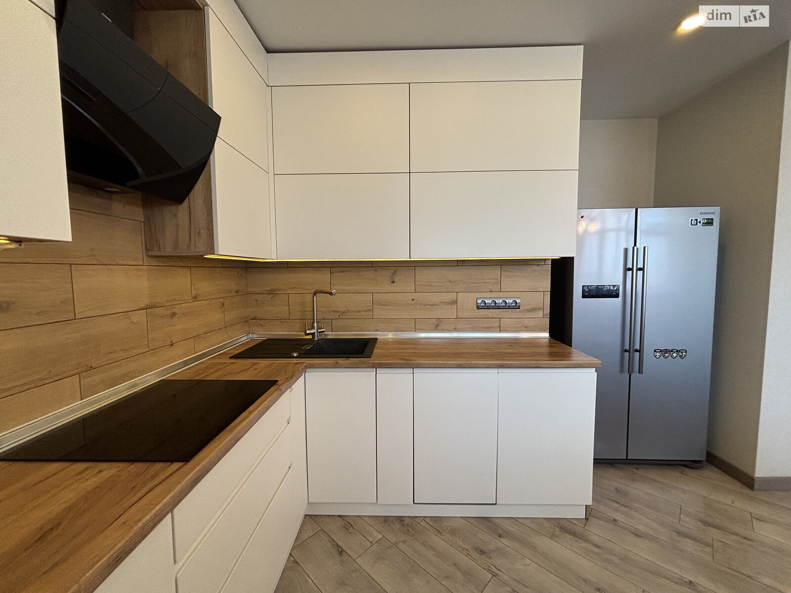 Продажа трехкомнатной квартиры в Киеве, на ул. Виталия Скакуна 25, район Соломенский фото 1 Продажа трехкомнатной квартиры в Киеве, на ул. Виталия Скакуна 25, район Соломенский фото 1
