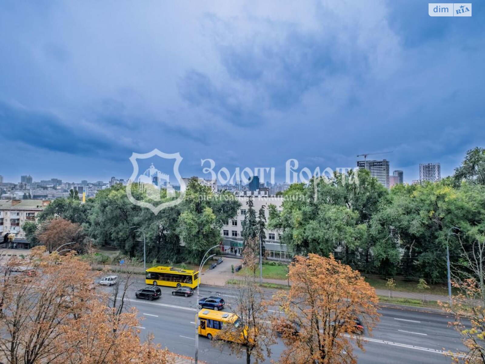 Продажа трехкомнатной квартиры в Киеве, на просп. Воздушных Сил 10, район Соломенский фото 1