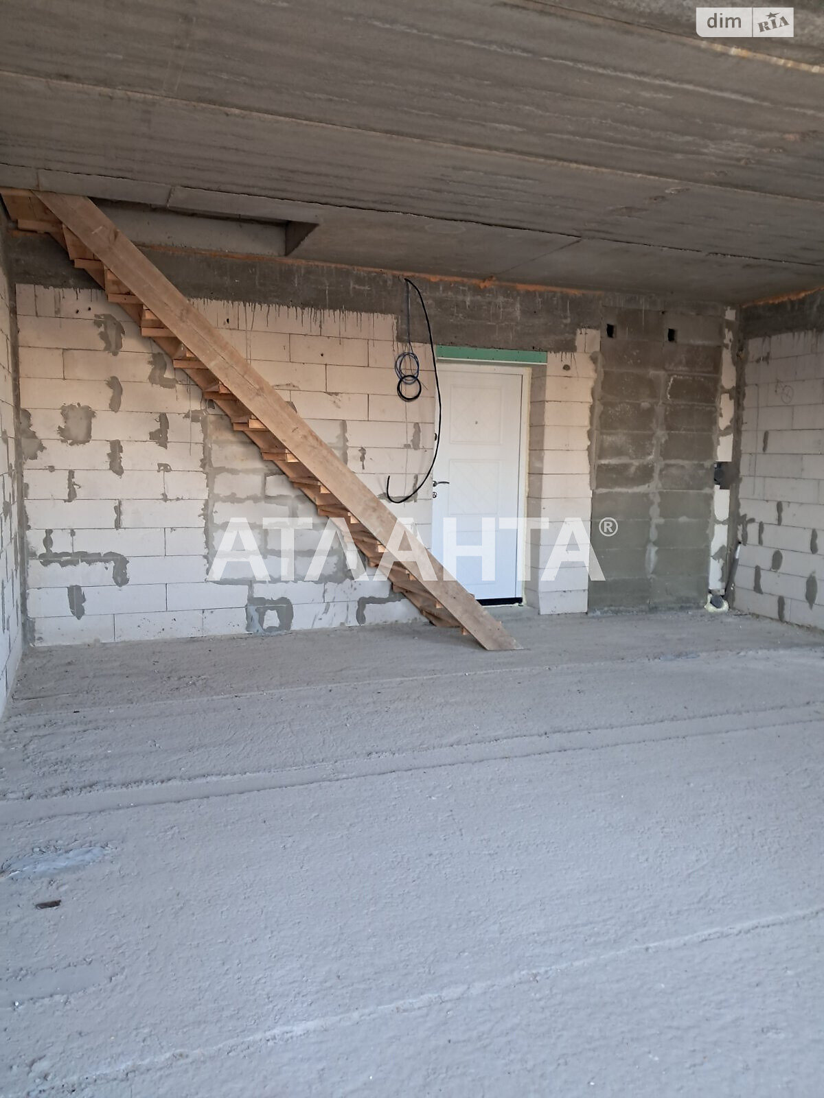 Продаж трикімнатної квартири в Києві, на вул. Івана Білика, район Солом'янський фото 1 Продаж трикімнатної квартири в Києві, на вул. Івана Білика, район Солом'янський фото 1