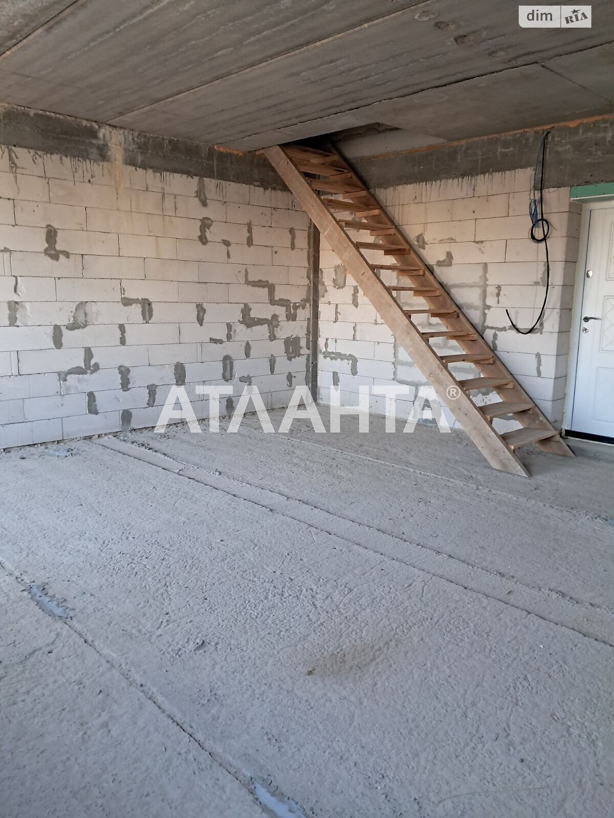 Продаж трикімнатної квартири в Києві, на вул. Івана Білика, район Солом'янський фото 1 Продаж трикімнатної квартири в Києві, на вул. Івана Білика, район Солом'янський фото 1