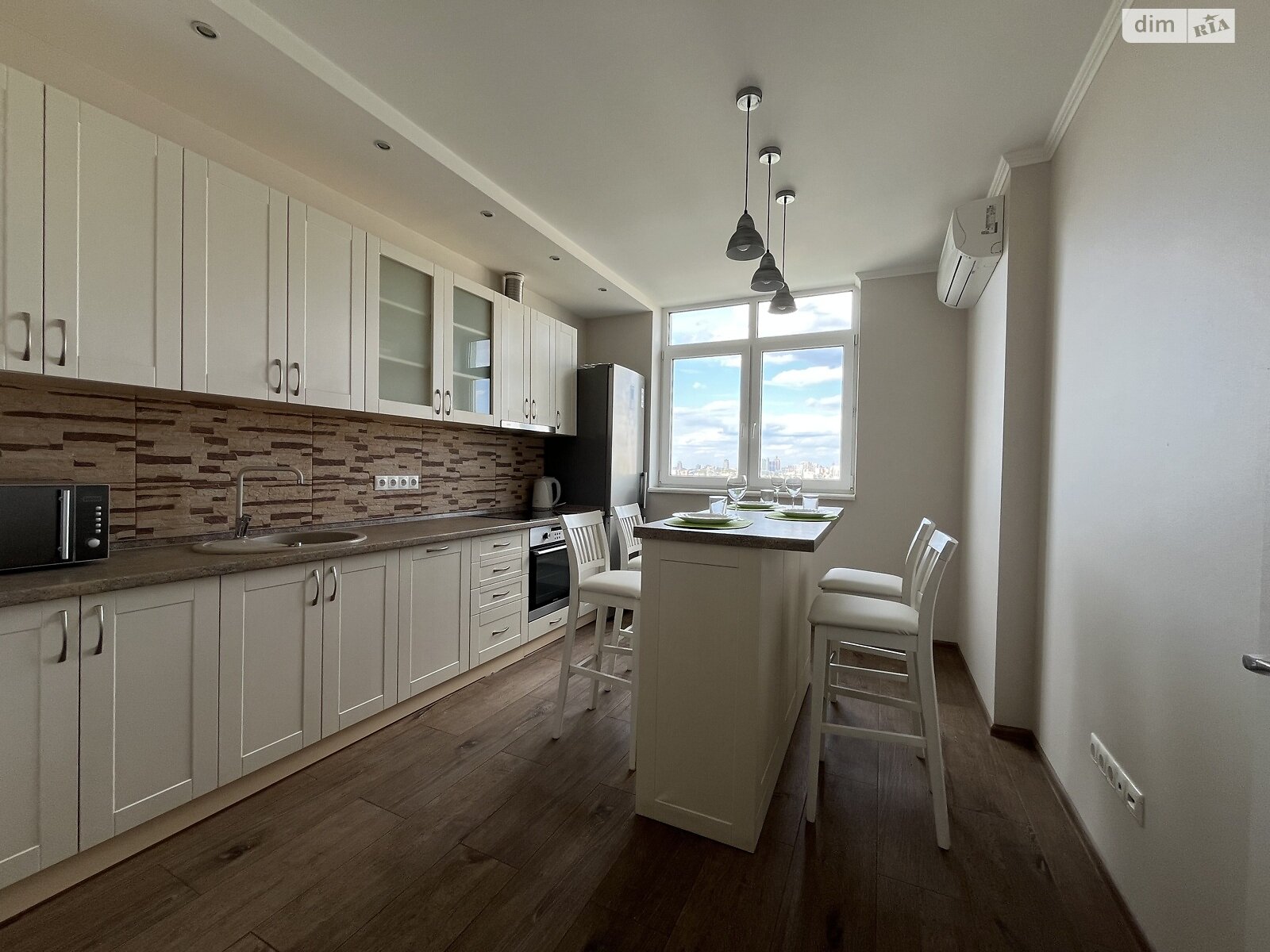 Продаж двокімнатної квартири в Києві, на вул. Богданівська 7А, район Солом'янка фото 1 Продаж двокімнатної квартири в Києві, на вул. Богданівська 7А, район Солом'янка фото 1