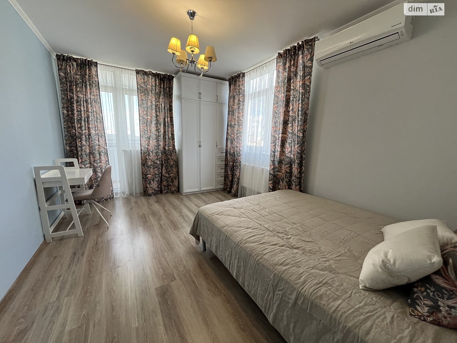 Продаж двокімнатної квартири в Києві, на вул. Богданівська 7А, район Солом'янка фото 1 Продаж двокімнатної квартири в Києві, на вул. Богданівська 7А, район Солом'янка фото 1