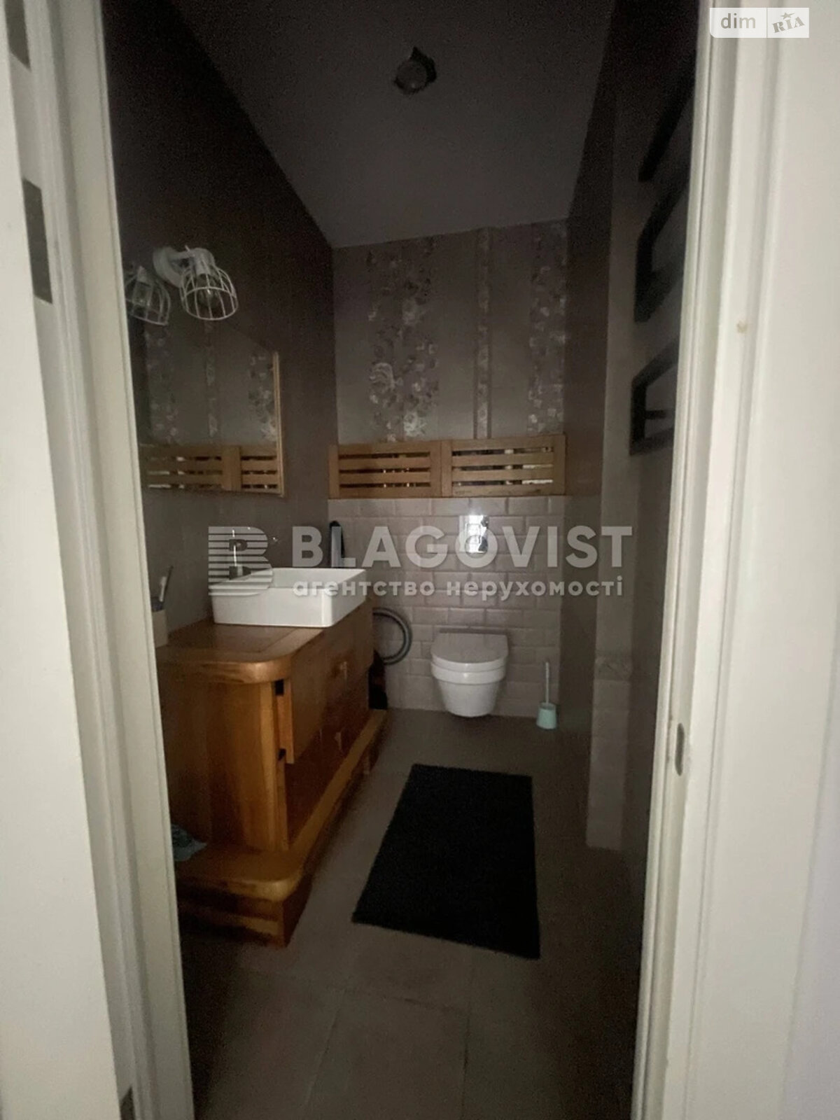 Продаж трикімнатної квартири в Києві, на вул. Богданівська 7В, район Солом'янка фото 1 Продаж трикімнатної квартири в Києві, на вул. Богданівська 7В, район Солом'янка фото 1