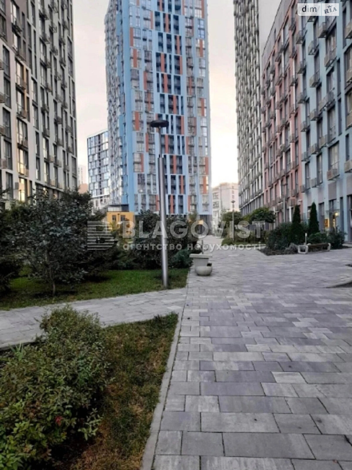 Продаж двокімнатної квартири в Києві, на вул. Богданівська 7В, район Солом'янка фото 1 Продаж двокімнатної квартири в Києві, на вул. Богданівська 7В, район Солом'янка фото 1