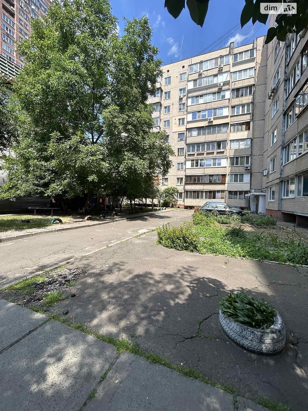 Продаж двокімнатної квартири в Києві, на вул. Феофіла Яновського 2, район Солом'янка фото 1 Продаж двокімнатної квартири в Києві, на вул. Феофіла Яновського 2, район Солом'янка фото 1