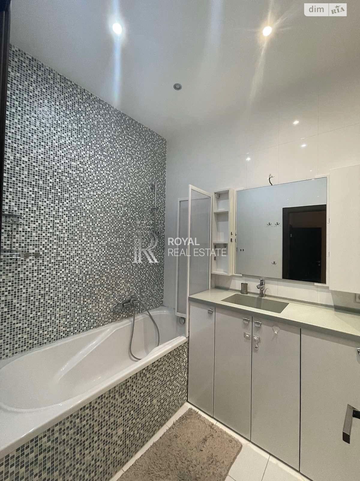 Продажа трехкомнатной квартиры в Киеве, на ул. Генерала Шаповала 2, район Соломянка фото 1