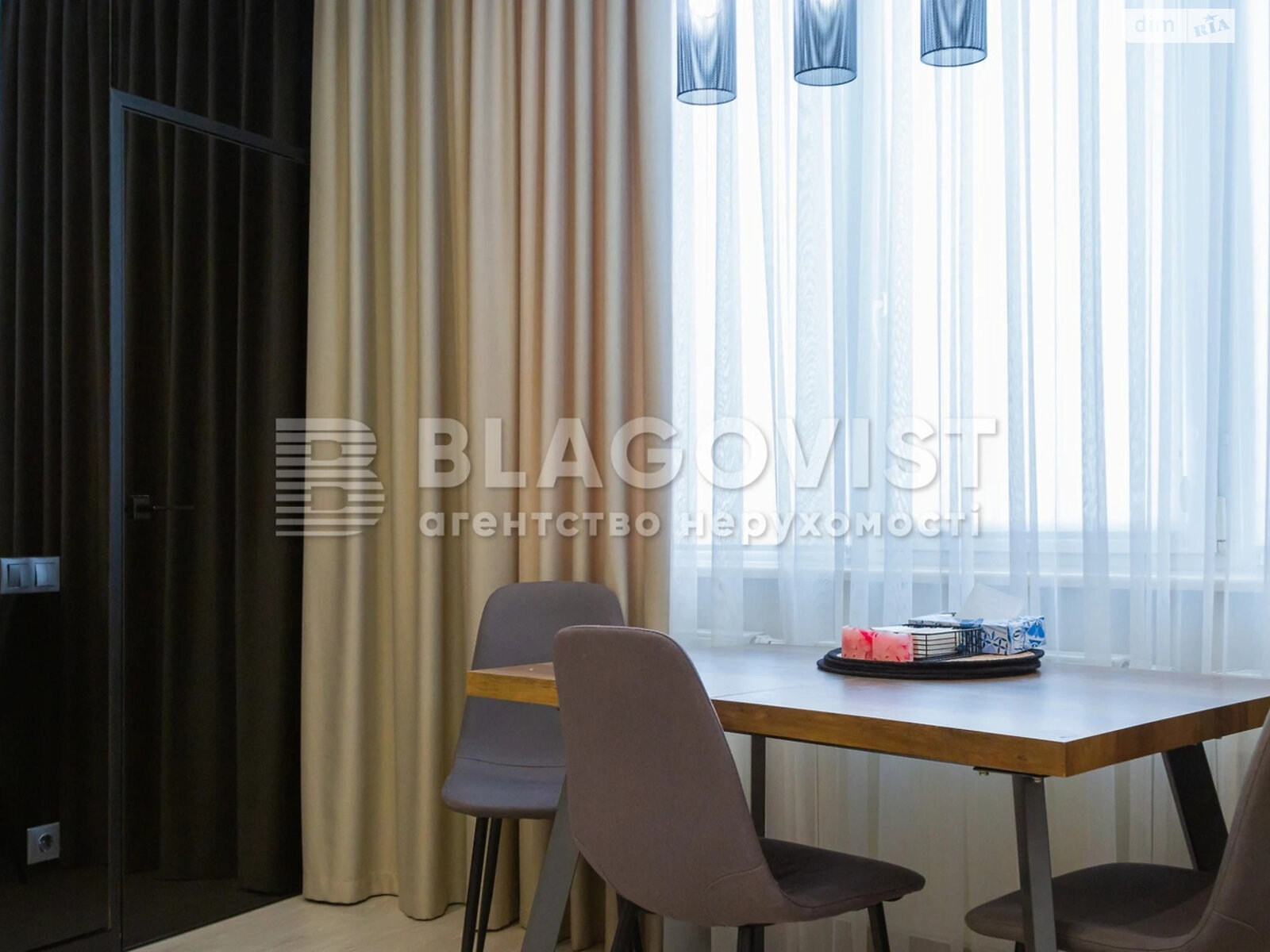 Продажа трехкомнатной квартиры в Киеве, на ул. Генерала Шаповала 2, район Соломянка фото 1