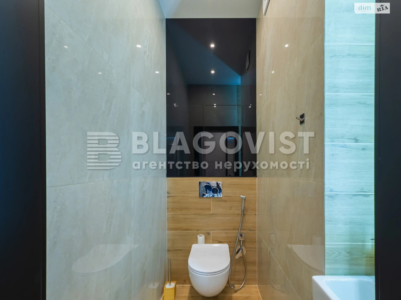 Продажа трехкомнатной квартиры в Киеве, на ул. Генерала Шаповала 2, район Соломянка фото 1