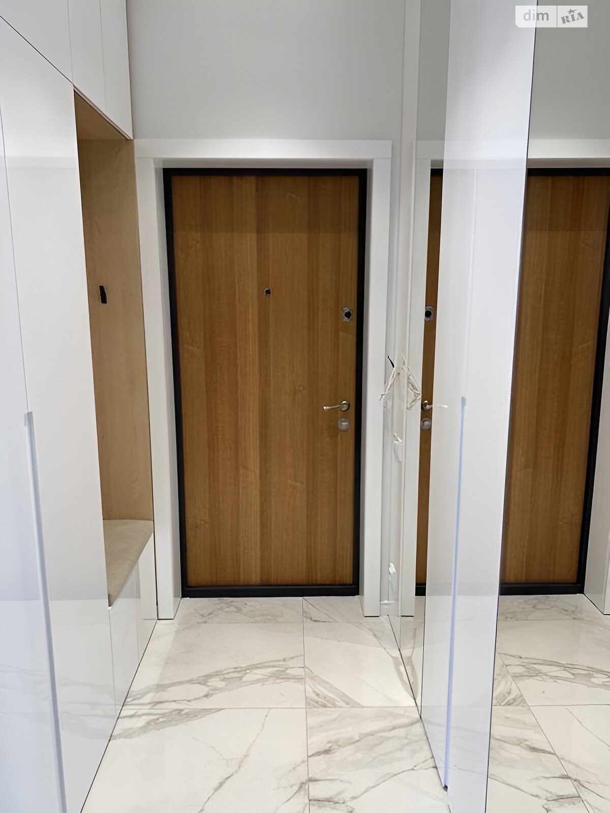Продажа трехкомнатной квартиры в Киеве, на ул. Митрополита Василия Липковского, район Соломянка фото 1 Продажа трехкомнатной квартиры в Киеве, на ул. Митрополита Василия Липковского, район Соломянка фото 1