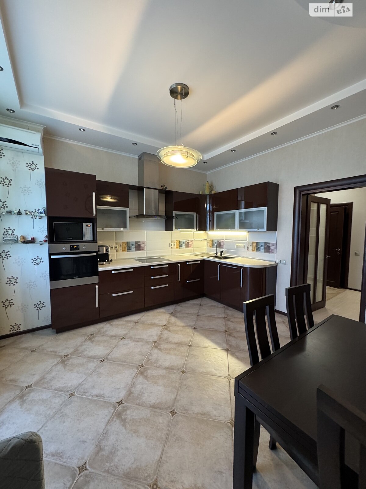 Продаж трикімнатної квартири в Києві, на вул. Мокра 16, район Солом'янка фото 1 Продаж трикімнатної квартири в Києві, на вул. Мокра 16, район Солом'янка фото 1