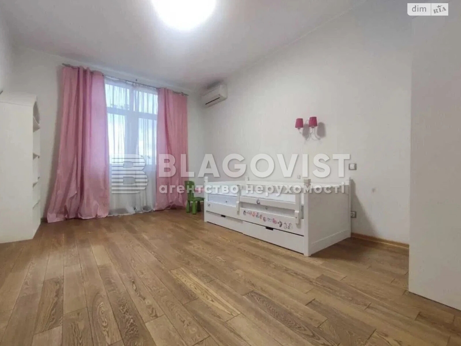 Продажа четырехкомнатной квартиры в Киеве, на ул. Мокрая 16, район Соломянка фото 1 Продажа четырехкомнатной квартиры в Киеве, на ул. Мокрая 16, район Соломянка фото 1