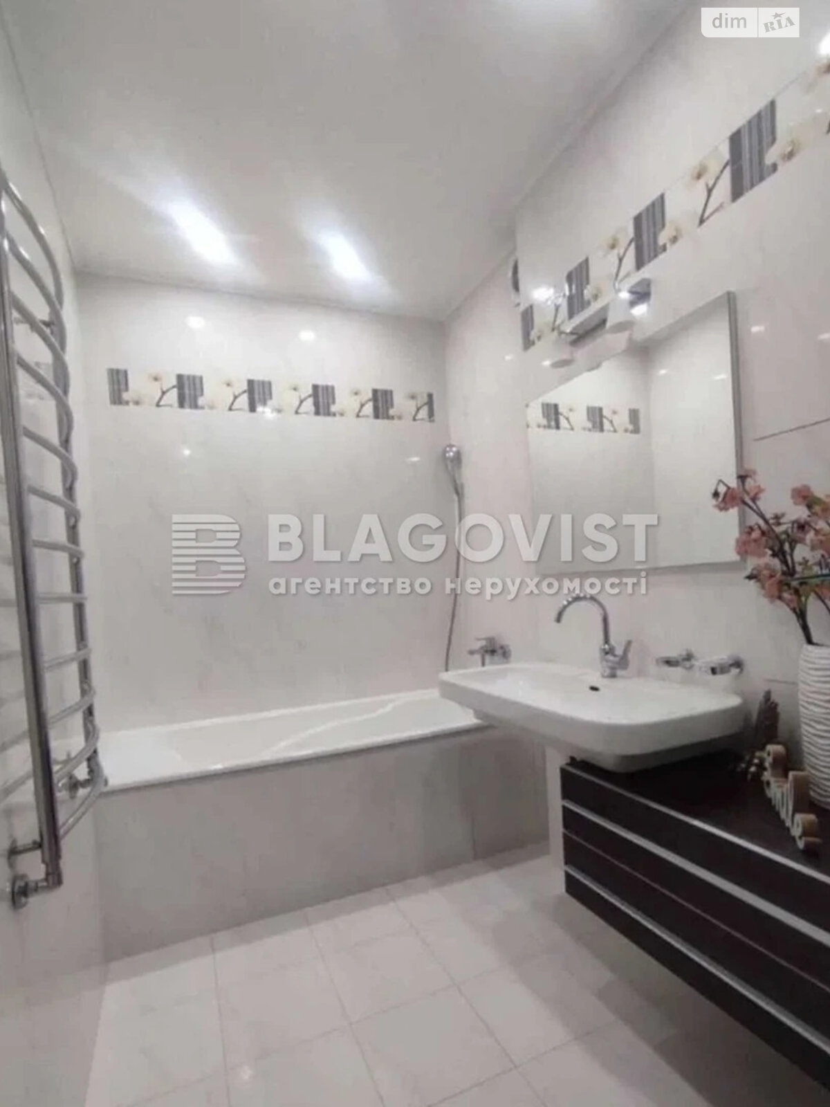 Продажа четырехкомнатной квартиры в Киеве, на ул. Мокрая 16, район Соломянка фото 1 Продажа четырехкомнатной квартиры в Киеве, на ул. Мокрая 16, район Соломянка фото 1