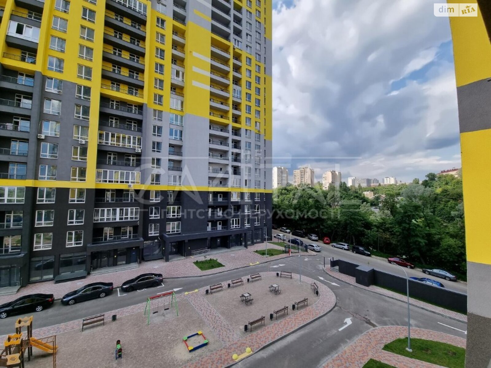 Продажа трехкомнатной квартиры в Киеве, на ул. Петра Радченко 27-29, район Соломянка фото 1