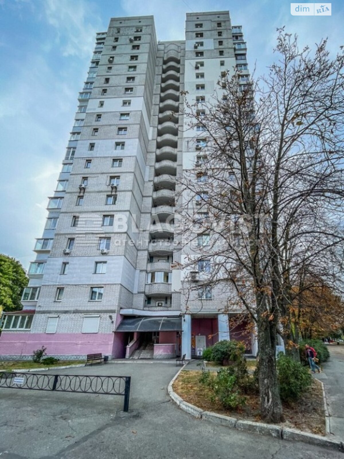 Продажа трехкомнатной квартиры в Киеве, на ул. Романа Ратушного 9, район Соломянка фото 1