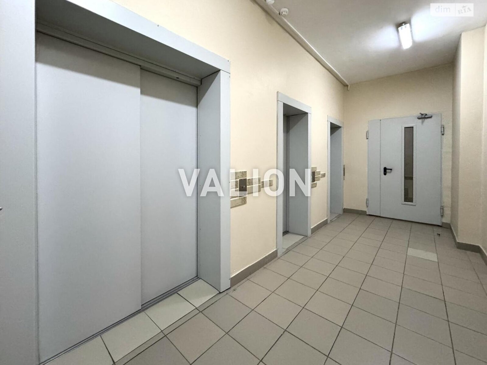 Продаж трикімнатної квартири в Києві, на вул. Солом'янська 15А, район Солом'янка фото 1 Продаж трикімнатної квартири в Києві, на вул. Солом'янська 15А, район Солом'янка фото 1
