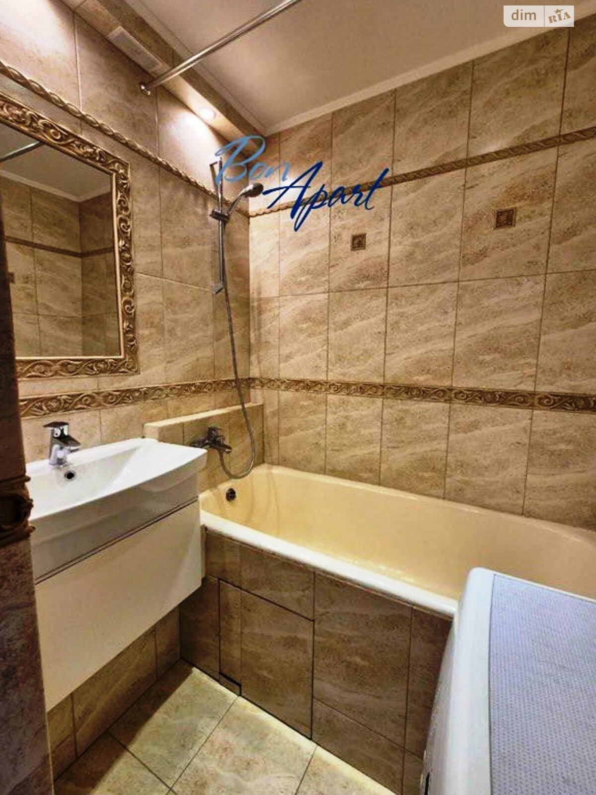 Продажа трехкомнатной квартиры в Киеве, на ул. Стадионная 6, район Соломянка фото 1 Продажа трехкомнатной квартиры в Киеве, на ул. Стадионная 6, район Соломянка фото 1