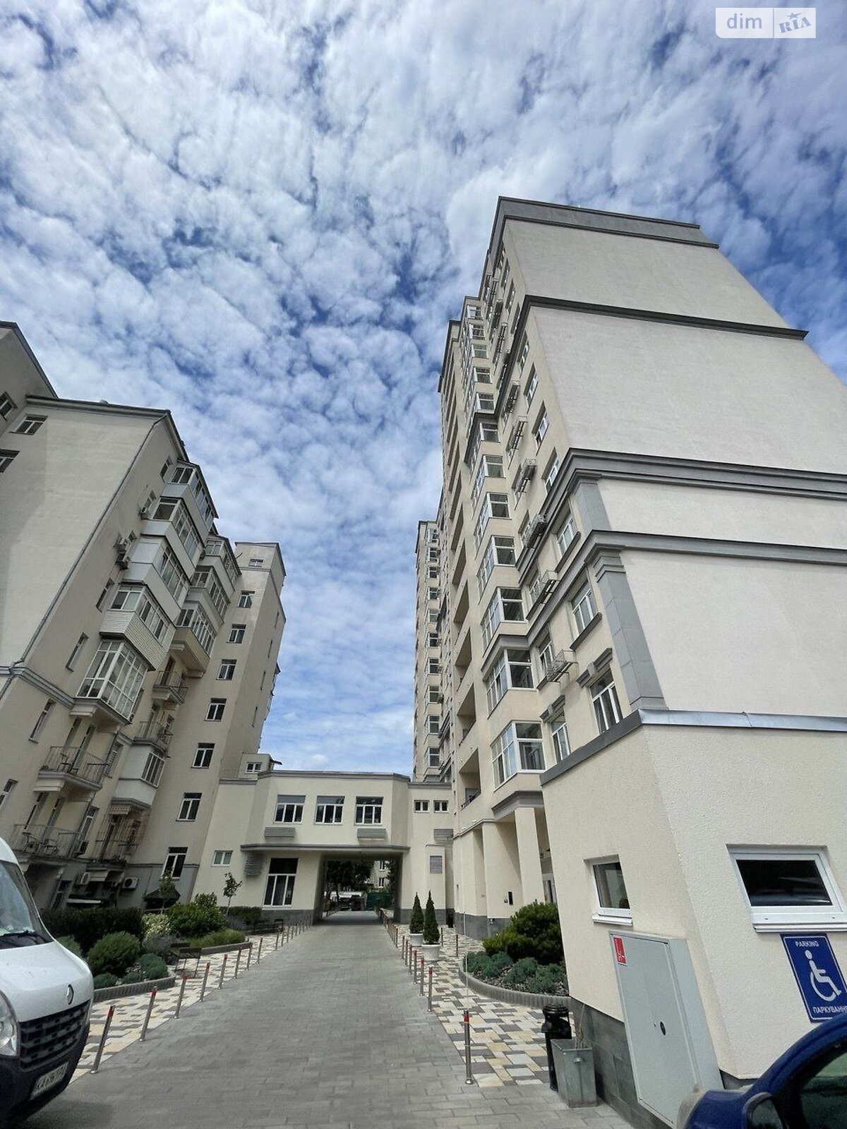 Продажа трехкомнатной квартиры в Киеве, на ул. Краковская 4Б, район Соцгород фото 1 Продажа трехкомнатной квартиры в Киеве, на ул. Краковская 4Б, район Соцгород фото 1