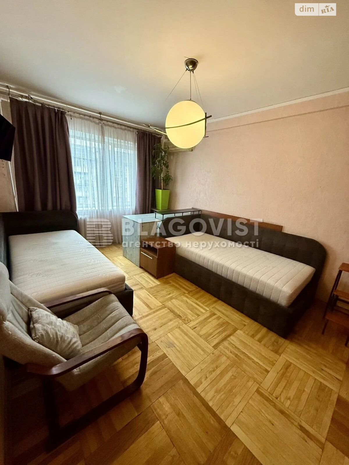 Продаж трикімнатної квартири в Києві, на просп. Миру 12, район Соцмісто фото 1 Продаж трикімнатної квартири в Києві, на просп. Миру 12, район Соцмісто фото 1