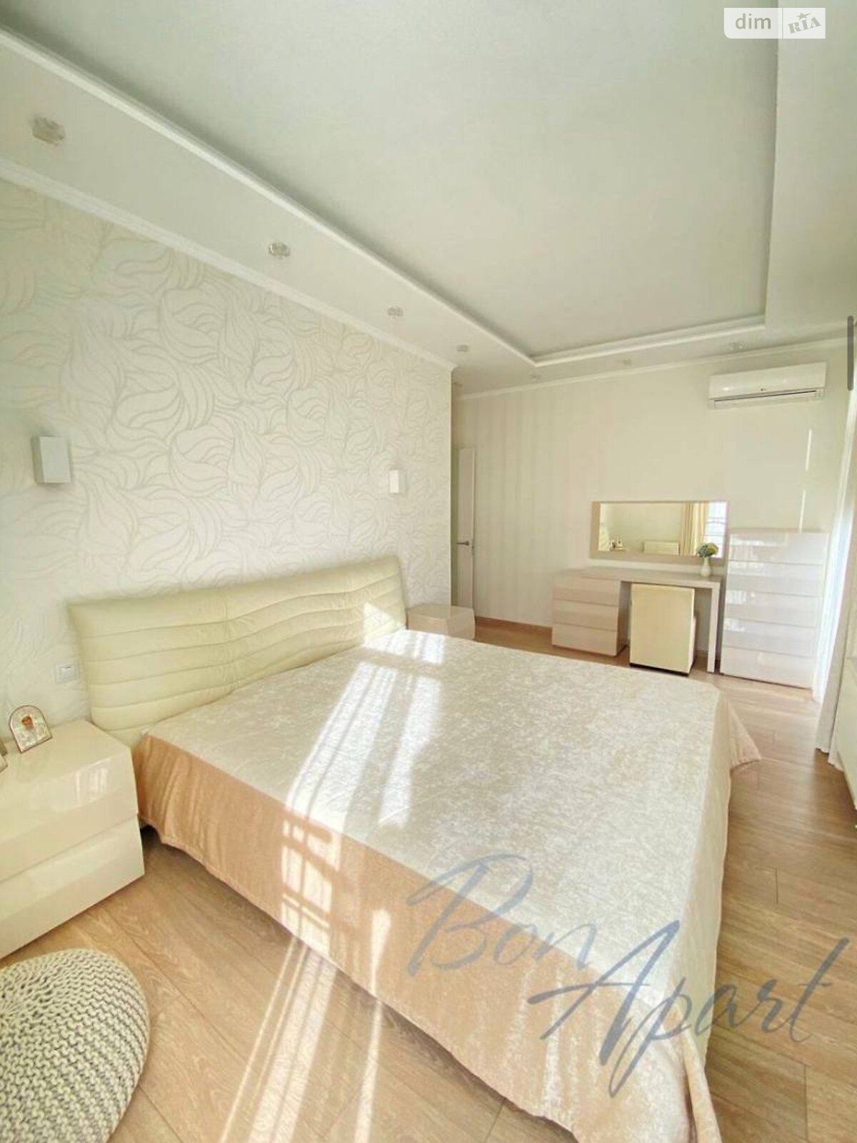 Продаж трикімнатної квартири в Києві, на вул. Регенераторна, район Соцмісто фото 1 Продаж трикімнатної квартири в Києві, на вул. Регенераторна, район Соцмісто фото 1