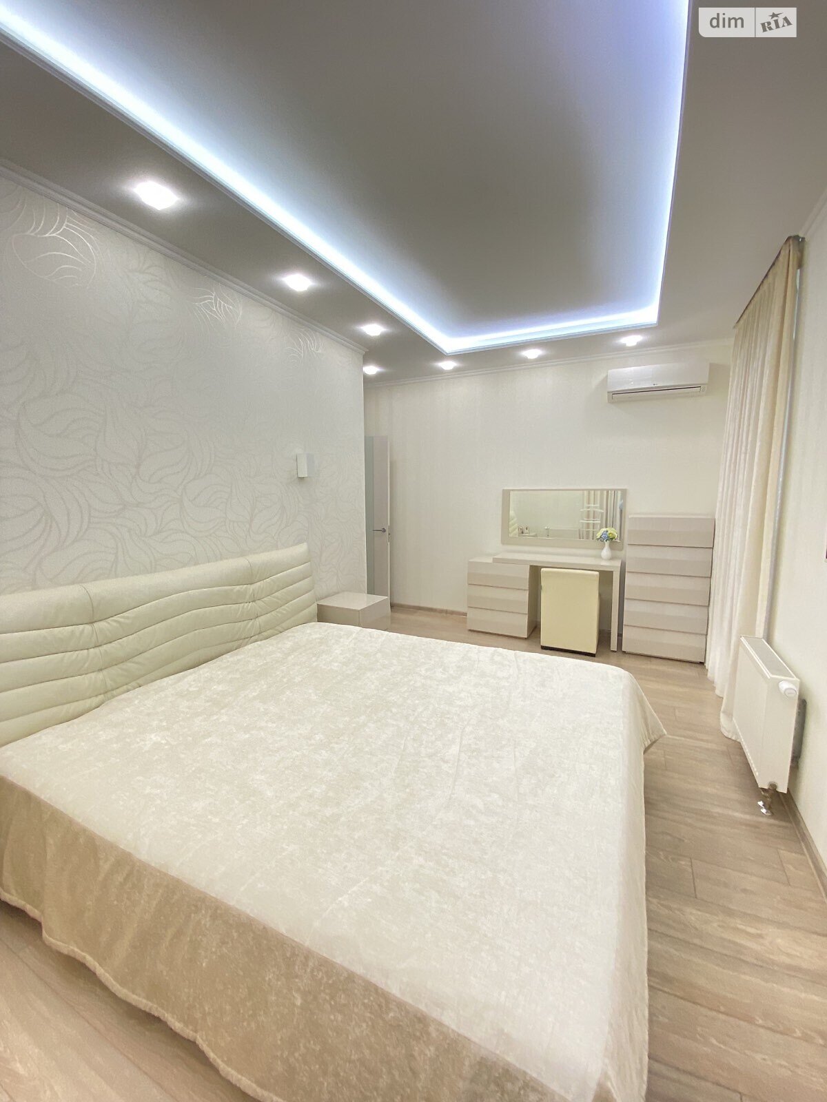 Продаж трикімнатної квартири в Києві, на вул. Регенераторна, район Соцмісто фото 1 Продаж трикімнатної квартири в Києві, на вул. Регенераторна, район Соцмісто фото 1