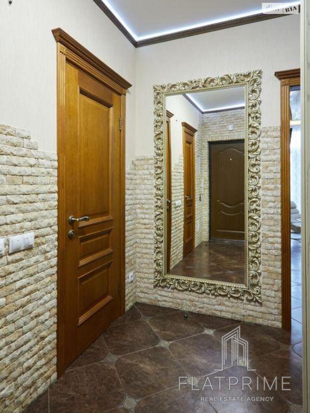 Продаж трикімнатної квартири в Києві, на вул. Регенераторна 4, район Соцмісто фото 1 Продаж трикімнатної квартири в Києві, на вул. Регенераторна 4, район Соцмісто фото 1