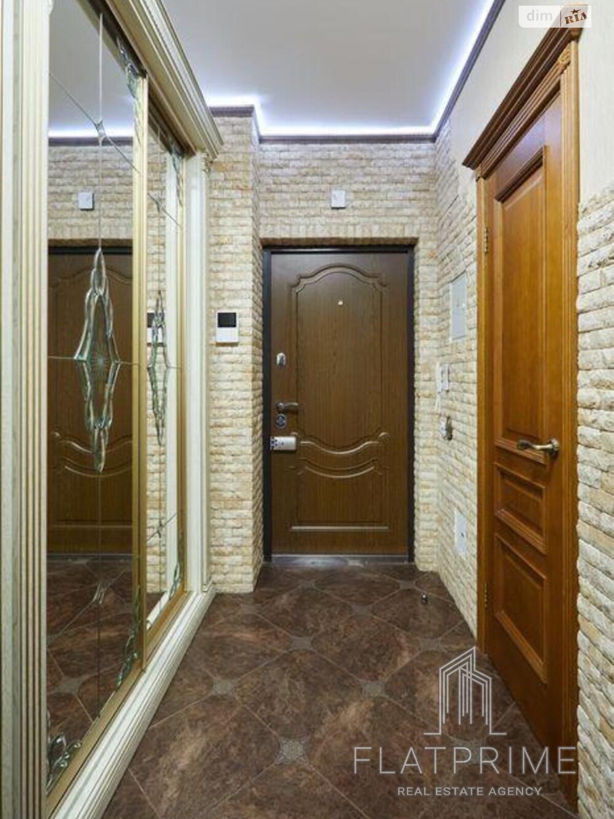 Продаж трикімнатної квартири в Києві, на вул. Регенераторна 4, район Соцмісто фото 1 Продаж трикімнатної квартири в Києві, на вул. Регенераторна 4, район Соцмісто фото 1